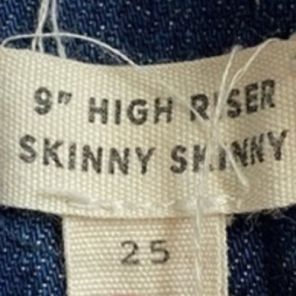 Madewell • 9” High Rise Skinny Jeans Destroyed - Picture 10 of 10